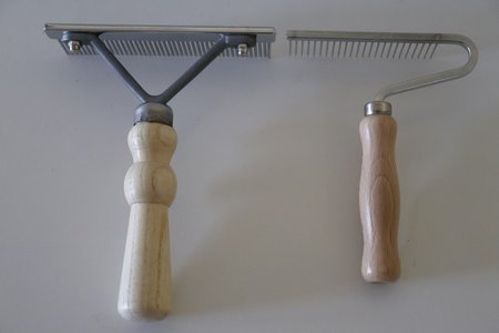 Robuuste hark van het Maatje met grove pinnen
